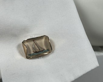 Seltene Art Deco Manschettenknöpfe / Cufflinks SEGELBOOT mit Emailleeinlage  unter poliertem Glas.