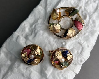 Ensemble vintage Sarah Coventry - Broche et clips d'oreilles - Couronne florale ornée de pierres semi-précieuses et de fausses perles