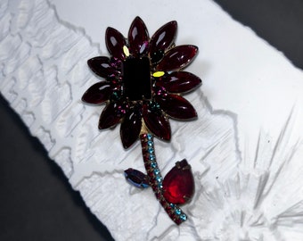 Vintage SORRELLI signed brooch - FLOWER with burgundy crystals