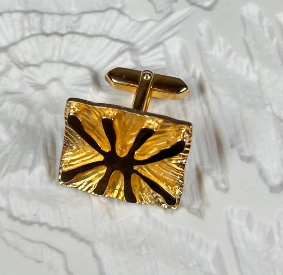 Vintage große unisex goldfarbene rechteckige Manschettenknöpfe mit abstraktem Muster aus 1960er. View 4