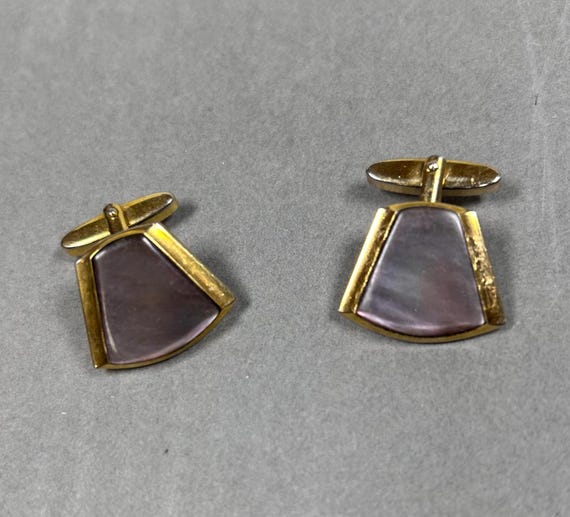Große vintage dunkel/grau  Perlmutt goldfarbene unisex Manschettenknöpfe aus 1950er. View 5