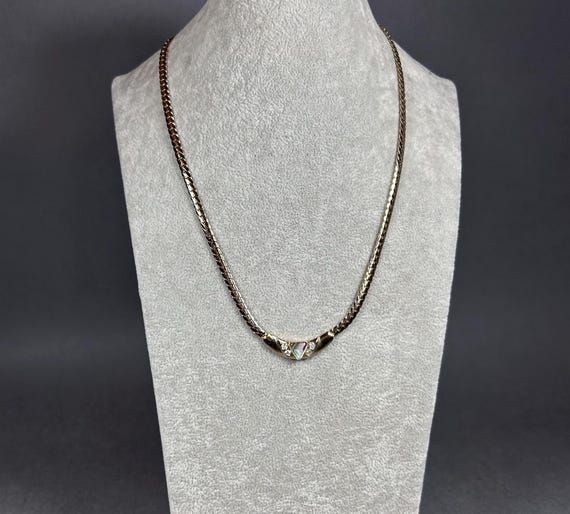 Goldfarbene Heringbone Muster Halskette/Choker mit einem kleinen Abalone/Muschel Einsatz.
