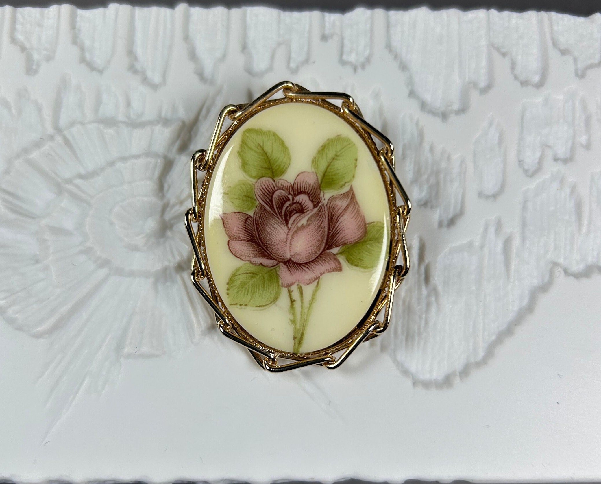 Broche Ancienne En Porcelaine - Décor Floral - Bijou Vintage Occasion