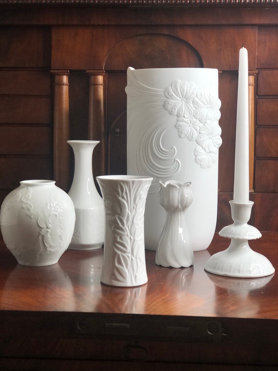 ヴィンテージのSCHIRNDING BAVARIA製、小型のクラシックな白磁製花瓶