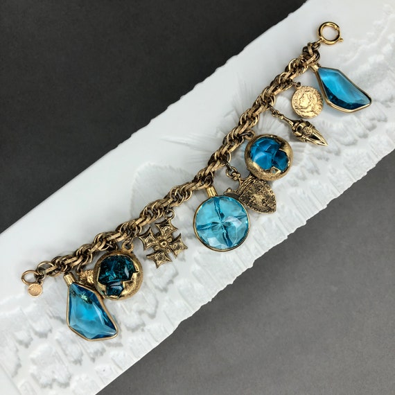 ACCESSOCRAFT NYC signed statement bracelet / charm br… Gem