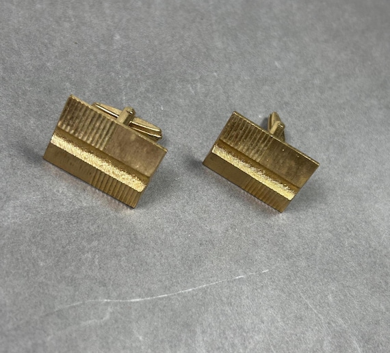 Vintage große unisex goldfarbene rechteckige Manschettenknöpfe mit Op-Art Design aus 1960er. View 5
