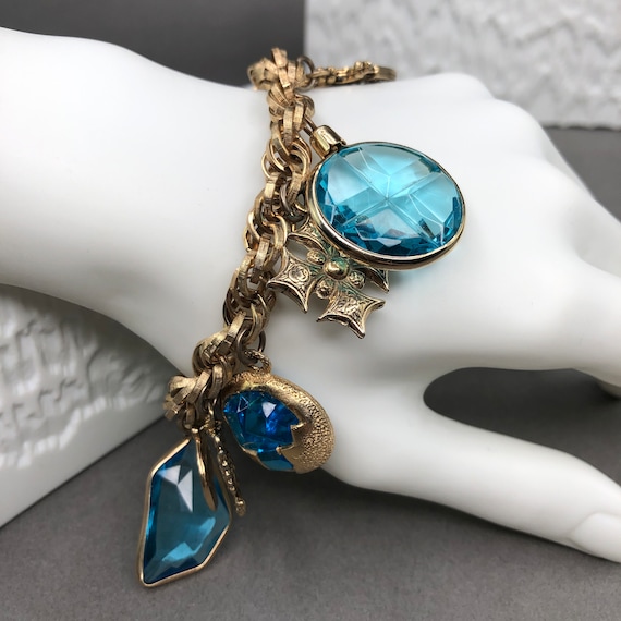 ACCESSOCRAFT NYC signed statement bracelet / charm br… Gem