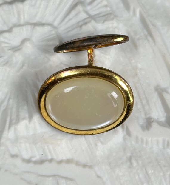 Große ovale Perlmutt-Imitat goldfarbene unisex Manschettenknöpfe aus 1960er. View 6