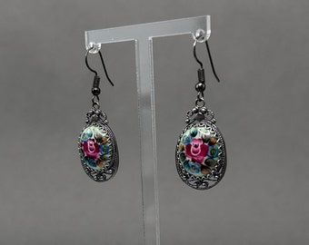 Enamel and filigree vintage earrings with floral motif - Rostov Finift