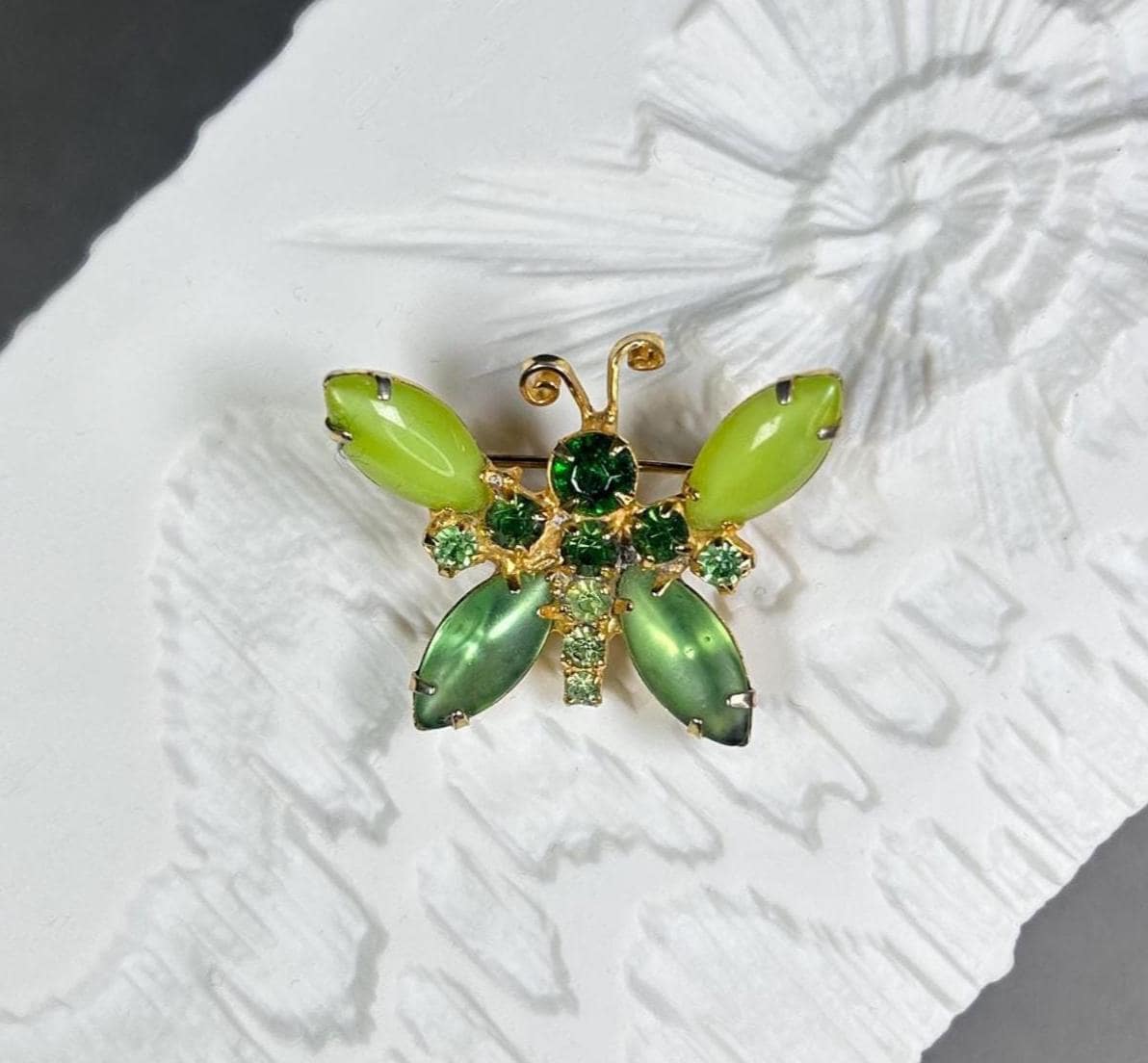 1970年代のヴィンテージブローチ - Etsy 日本