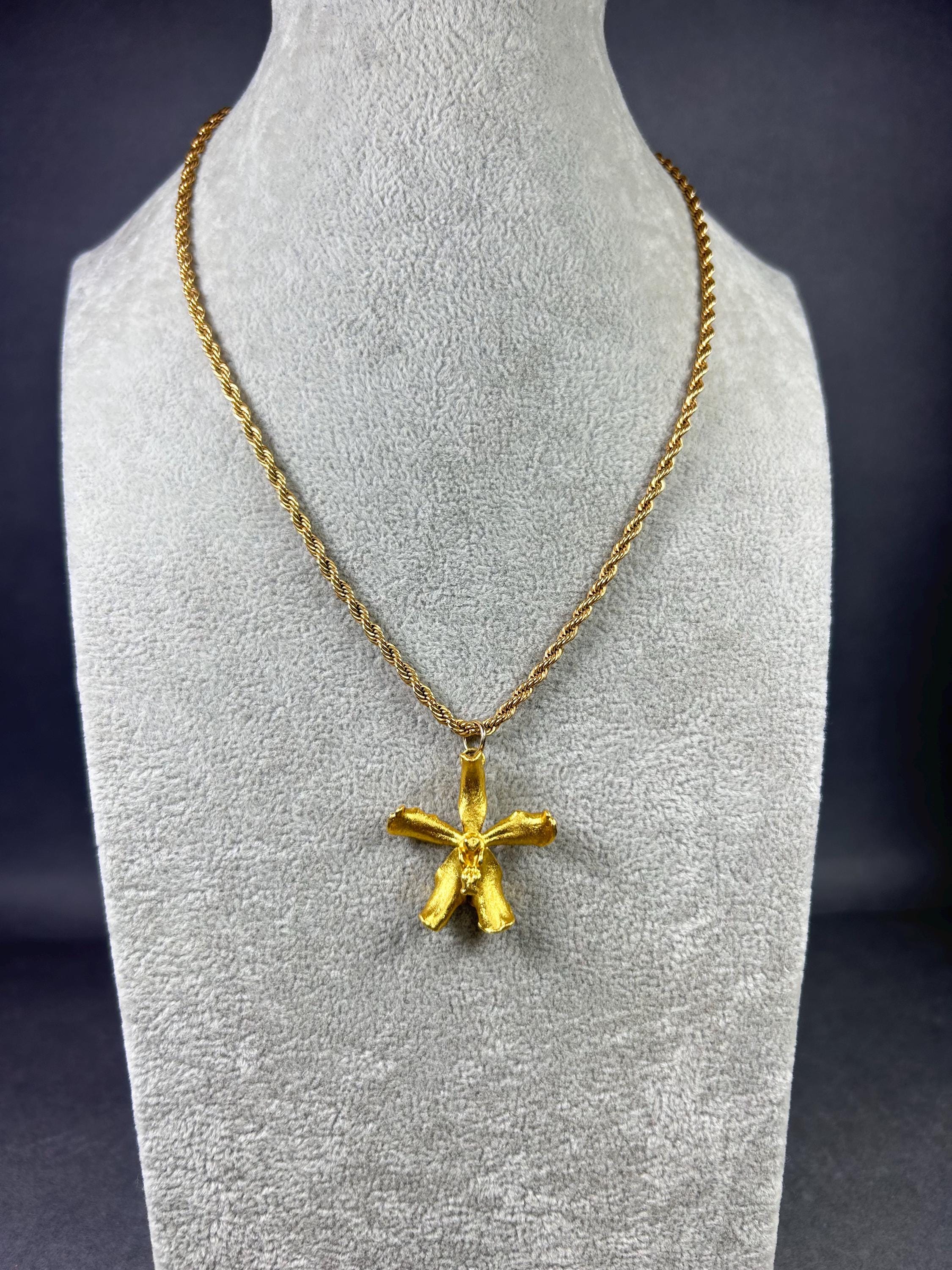 RISIS 金のくるみ Vintage RISIS Singapore Gold-plated Orchid Pendant With Chain. - Etsy