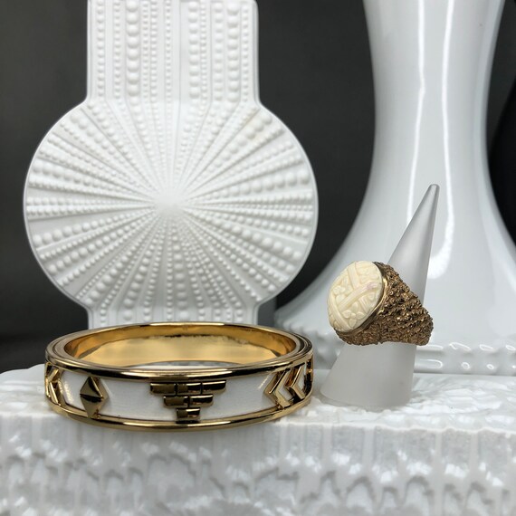 Stephen Dweck リング STEPHEN DWECK Vintage Cocktail Ring With Carved Bone Flowers