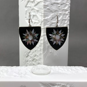 Vintage handmade triangular MEXICO earrings with sun/flower design