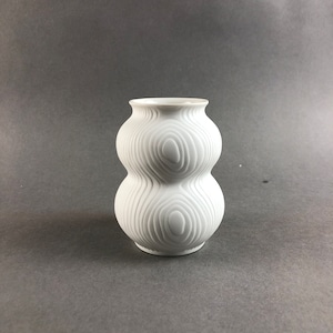 Vintage HUTSCHENREUTHER Germany white mid-century porcelain vase. Height 12 cm.