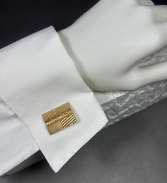 Vintage große unisex goldfarbene rechteckige Manschettenknöpfe mit Op-Art Design aus 1960er.