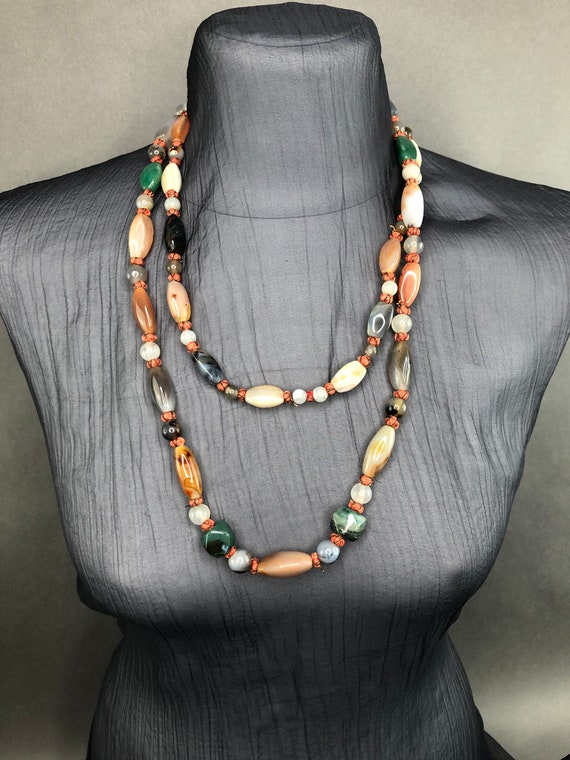 Vintage handmade multicolored AGATE necklace - image 2
