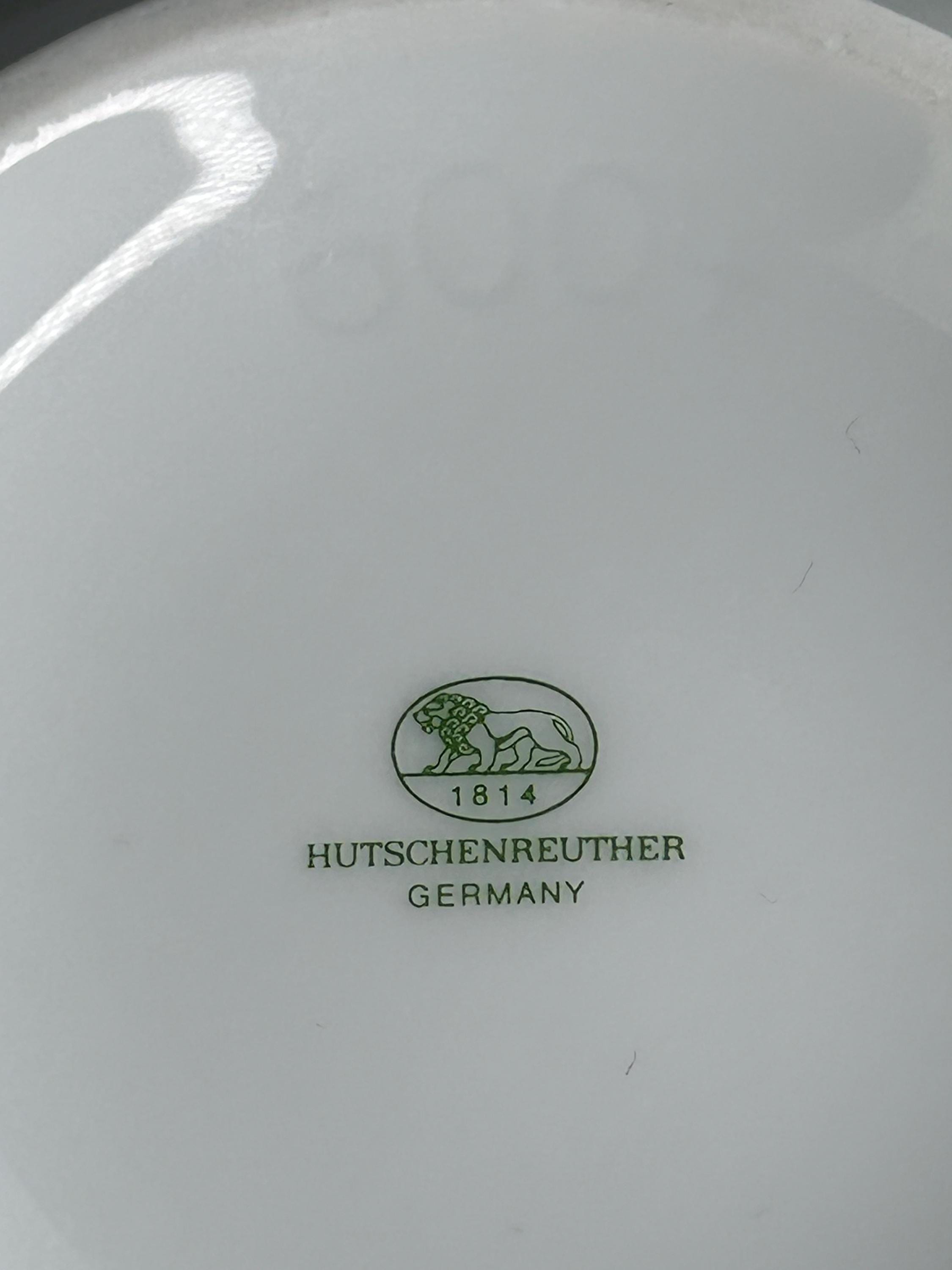 フッチェンロイター社のヴィンテージ磁器花瓶。モチーフ：野の花と蝶