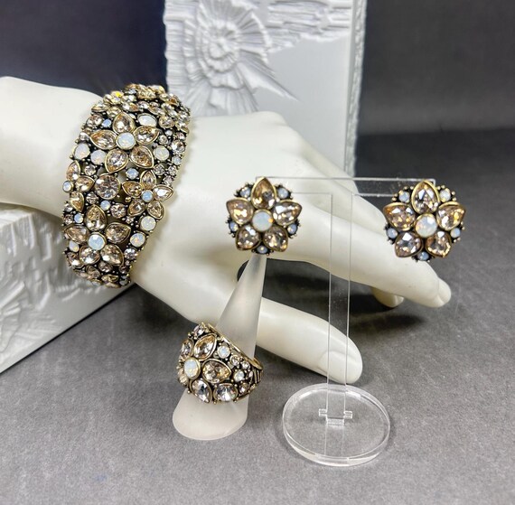 Rare HEIDI DAUS signed statement large bangle / b… - image 9