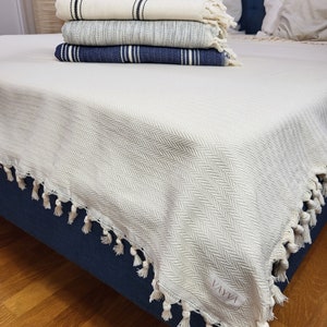 Tagesdecke (200×240) aus 100% Premium-Baumwolle aus der Türkei | XXL Couch Decke | Fischgräten-Optik | Farbe: Natur-Creme