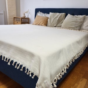 Tagesdecke (200×240) aus 100% Premium-Baumwolle aus der Türkei | XXL Couch Decke | Fischgräten-Optik | Farbe: Natur-Creme