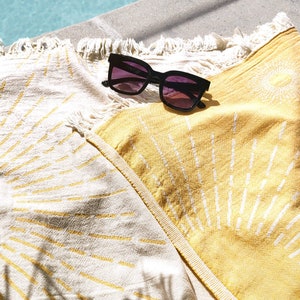 Light beach towel | Bath towel | Beach towel | Hammam towel | 100% cotton | Holiday, travel, beach | Sun pattern | Yellow, cream | 95x170