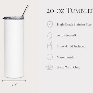 Puede incluir: Un vaso blanco de 600 ml con acabado mate, tapa y pajita. El vaso mide 21,39 cm de alto y 7,90 cm de ancho. Est&aacute; fabricado en acero inoxidable de alta calidad y requiere lavado a mano &uacute;nicamente.