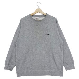 Vintage 90’s Nike Sweatshirt Embroidered Swoosh Logo Pullover Jumper Sweatshirt Size Medium