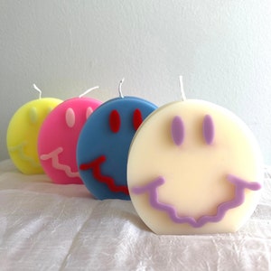Wavy Smile Decorative Candle