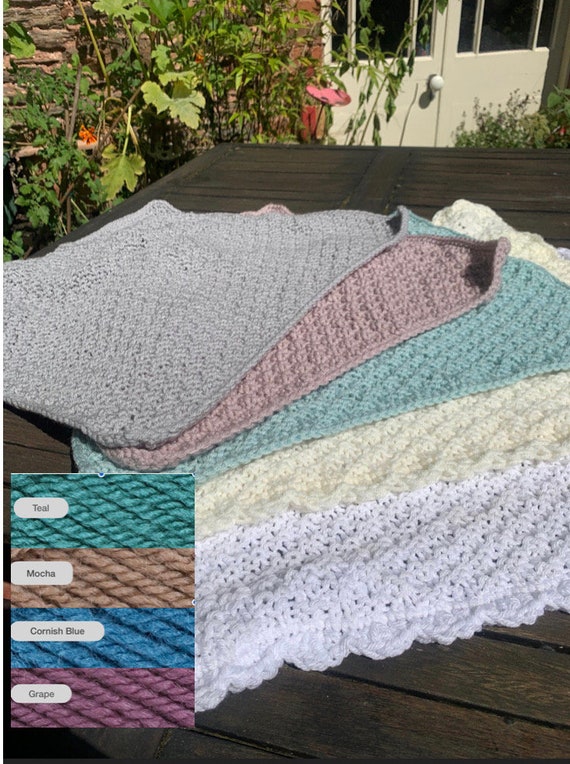 Cosy knitted blanket sales