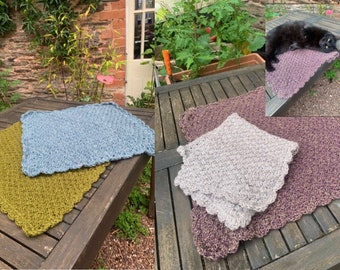 Super Soft Blankets suitable for cats, kittens, carriers, cages, bedding & snuggling.