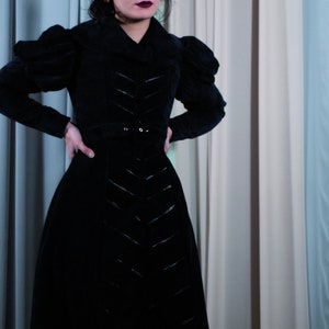 Pelisse - Black velvet dress coat XIX