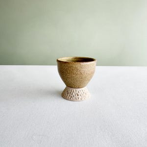 Coquetier artisanal fait main en céramique