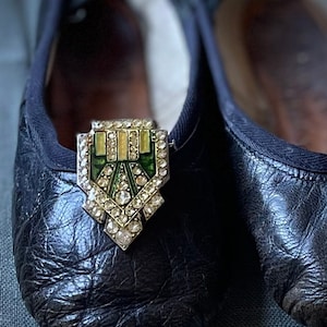 Green sparkles! Vintage Art Deco style brooch by Pierre Bex