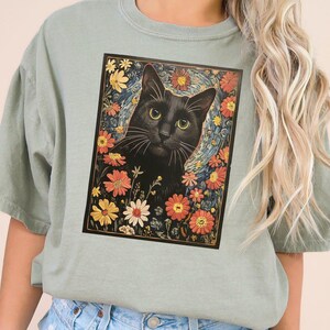 Black Cat Floral T-Shirt, Comfort Colors Tee, Aesthetic Clothing, Cute Cat Shirt, Trendy Shirt, Unique Cat Design Shirt, Cat Lover Gift Idea