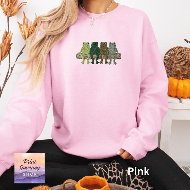 Women Sweater Four Frogs Graphic Pink Sweater Cute Animal Print Crewneck Sweatshirt Casual Fall Outfit Cozy Sweater Gift for Her