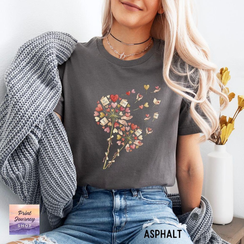Women's Graphic Tee, Heart Bouquet T-Shirt, Cute Floral Design Shirt, Valentine's Day Gift, Casual Short Sleeve Top, Cute Outfit Ideas