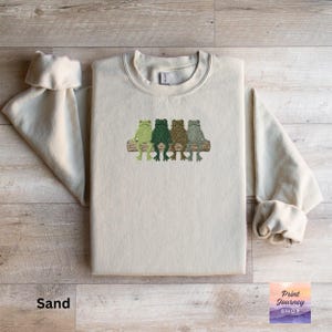 Frog Sweatshirt, Cute Frog Print, Frog Lover Gift, Cozy Sweatshirt, Frog Design Top, Nature Inspired Clothing, Unisex Casual Wear