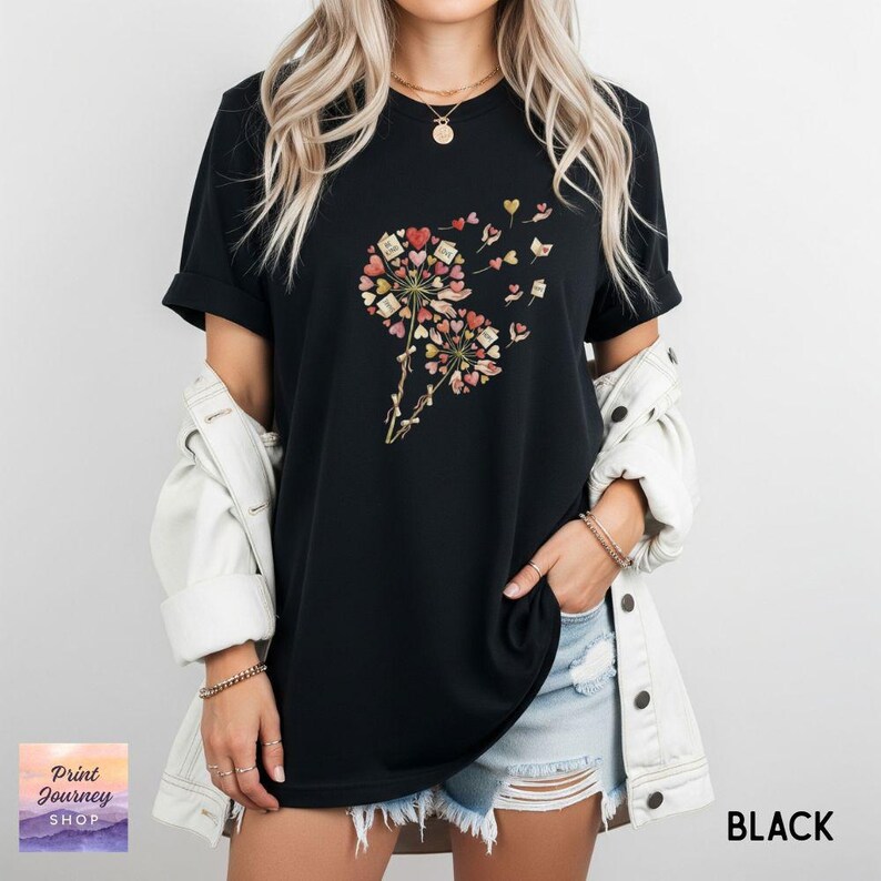 Floral Heart Graphic T-Shirt for Women, Casual Short Sleeve Tee, Trendy Flower Love Print Top, Cute Ladies Summer Shirt