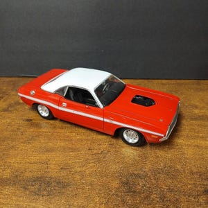 Maisto 1/24 Scale 1970 Dodge Challenger RT Diecast Car, Read Description