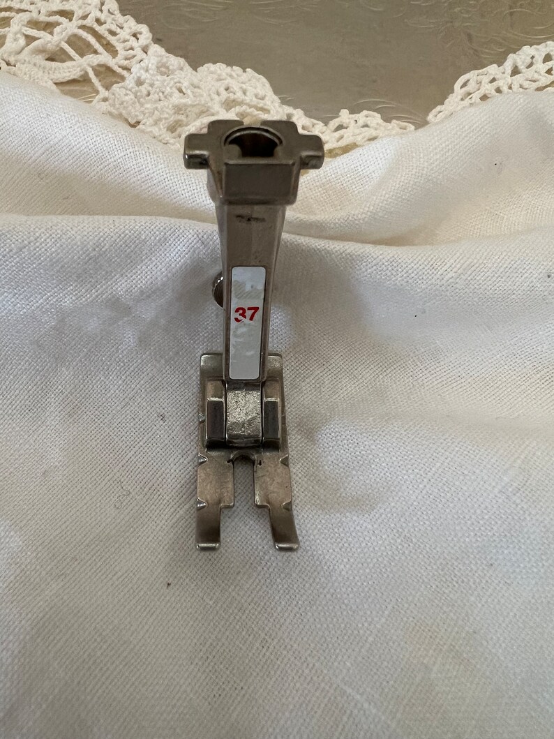 Bernina new Style Sewing Feet With Red Numbers Etsy