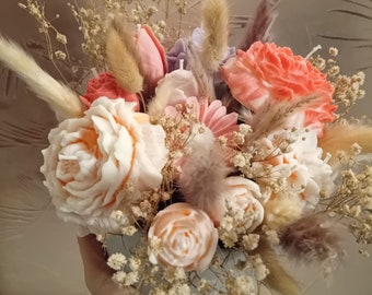 Bouquet of soy wax and dried flowers