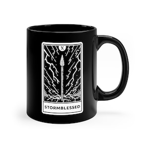 Caneca preta de carta de tarô Stormblessed, inspirada no arquivo Stormlight, presente de livro