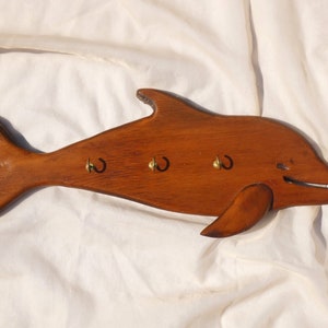 Grand crochet dauphin en bois fait main vintage avec décoration côtière, porte-création animal image 2