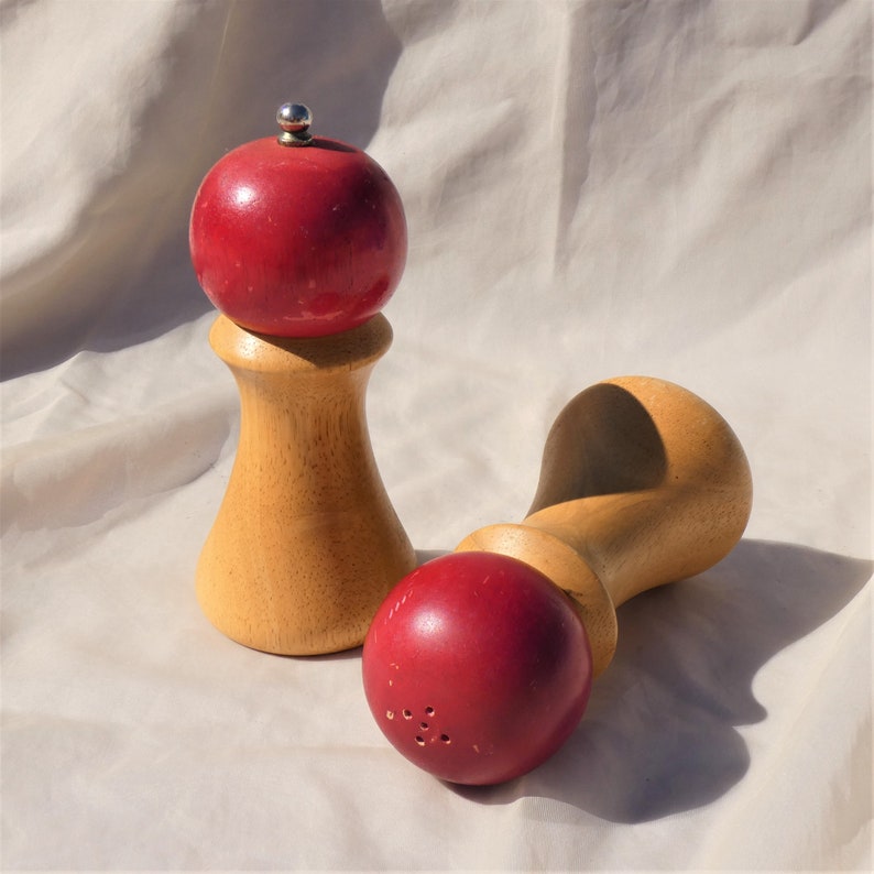 Wooden Salt Shaker and Pepper Grinder Mill with Red Ball Tops Vintage Chyn Tai image 2