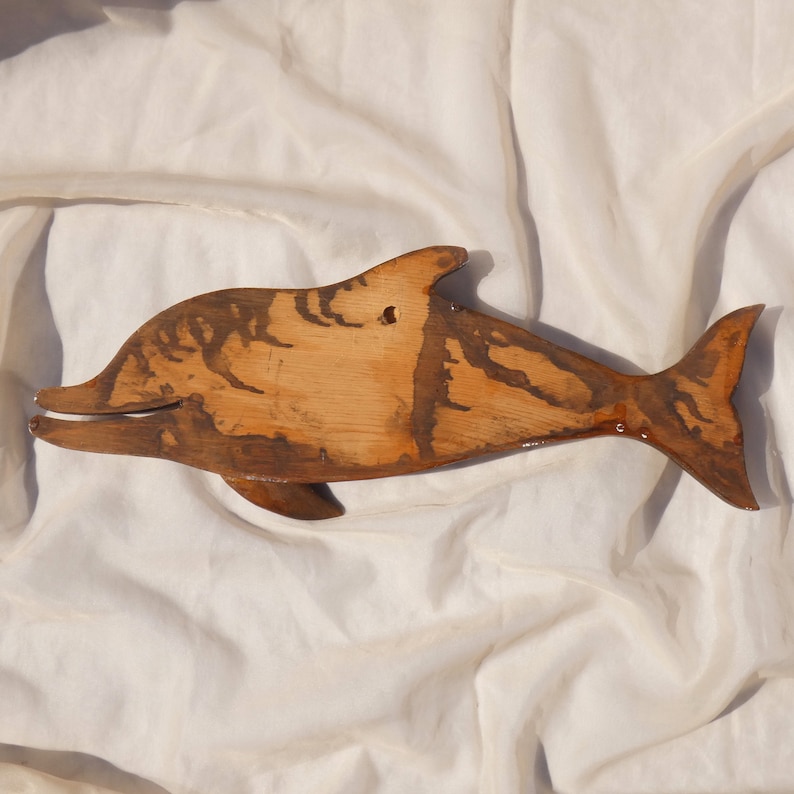 Grand crochet dauphin en bois fait main vintage avec décoration côtière, porte-création animal image 5