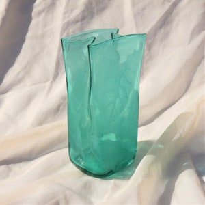 Green Blenko Paperbag Glass Vase with Etched Plant Leaves Design Signed Vintage image 5