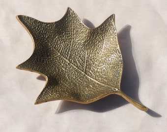 Solid Brass Poinsettia Leaf Trinket Dish Vintage Virginia Metal Crafters Holiday Gold Decor Christmas Plant Gingerbread Girl