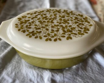 Vintage Pyrex 2.5 Quart Oval Casserole Dish