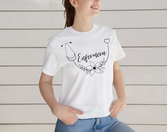 Enfermera T-Shirt, Camisa para enfermera, Latina Nurse Shirt, Spanish Nursing School, Nursing school graduation, Regalo para enfermera