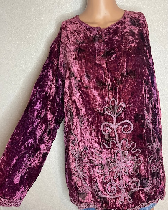 Burgundy crushed velvet top with embroidery design. Womens “free size”.